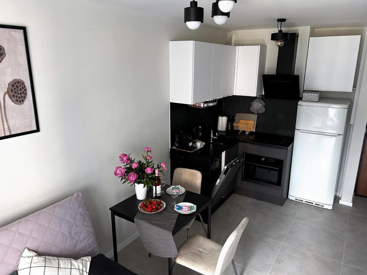 Sky Apartment Comfy Suite Pereca Warschau Buitenkant foto